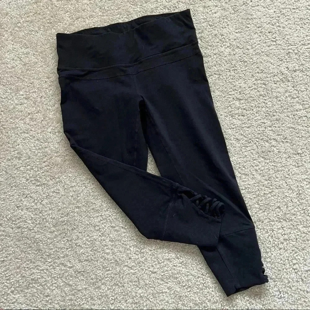 Prana Deco Crop Capri Leggings Lattice Cutout Black W41170062 Women Size Medium
